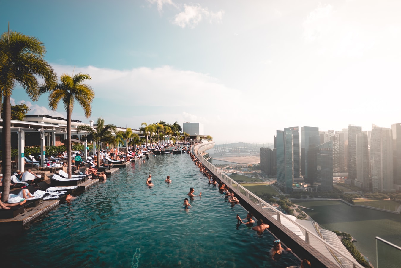 expat life in singapore - MBS rooftop swimming pool